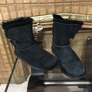 UGG BADGLEY size 5